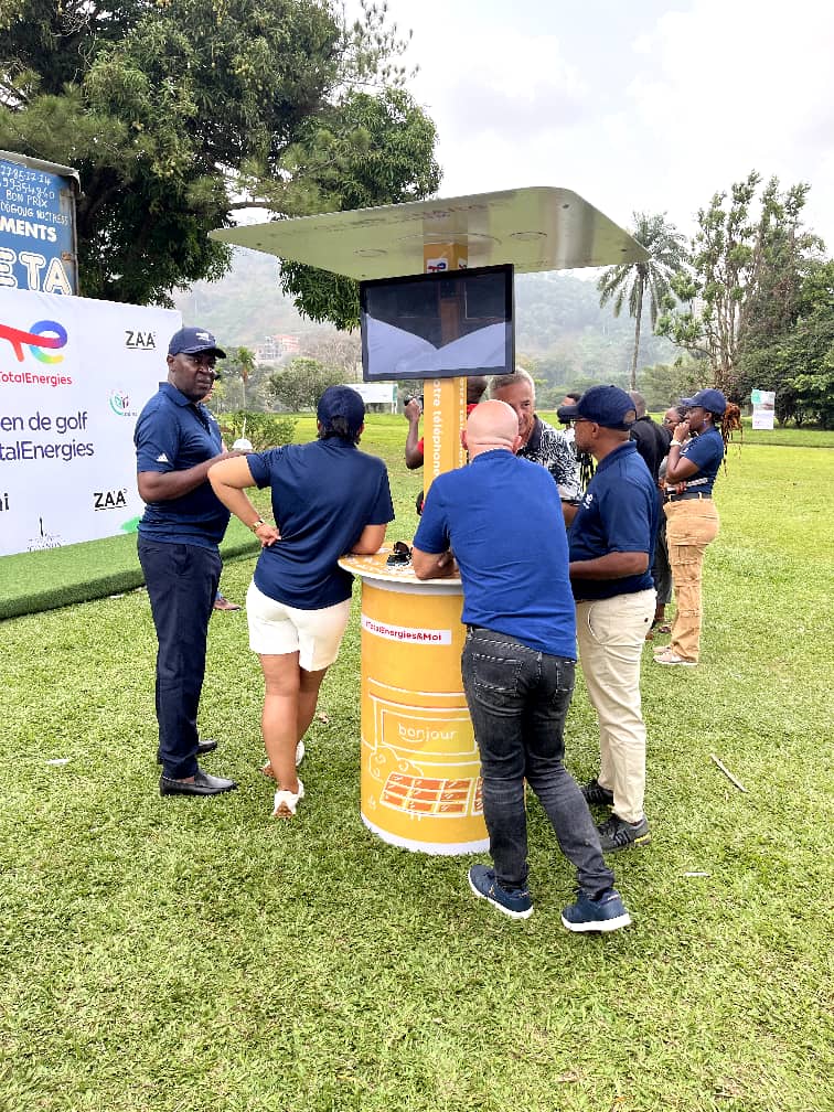 Borne AllOnCharge au tournoi de golf TotalEnergies